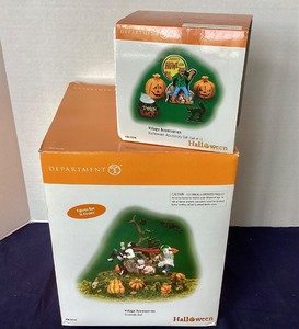 lot 108 image: Dept.56 Halloween Scarety Bat and Halloween Accessory Set