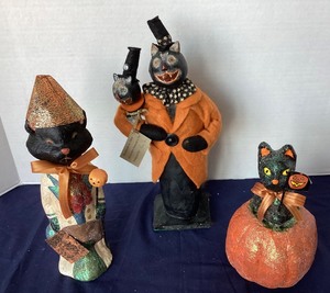 lot 114 image: Trio of Halloween Black Cat Figures