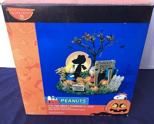 lot 125 image: Dept. 56 Peanuts Halloween Its the Great Pumpkin