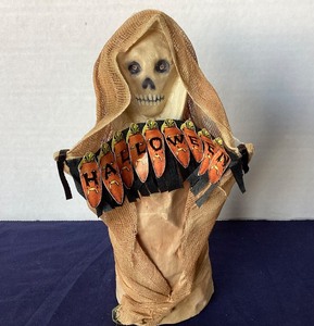 lot 140 image: Bethany Lowe Halloween Virginia Betourne Shrouded Skeleton