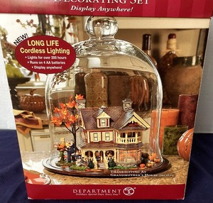 lot 168 image: Dept. 56 Thanksgiving at Grandmothers House