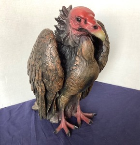 lot 170 image: Spooky Turkey Vulture Figure  Centerpiece