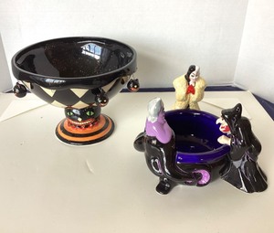 lot 206 image: Pair of Ceramic Halloween Candy Bowls