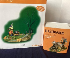 lot 213 image: Dept. 56 Halloween Halloween Rat Race and Rats There Goes My Grain