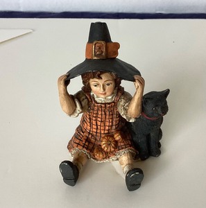 lot 221 image: Bethany Lowe Halloween Witch Girl With Black Cat and Pumpkins