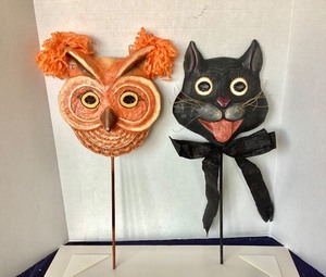 lot 231 image: Bethany Lowe Halloween Pair of Paper Mache Masks