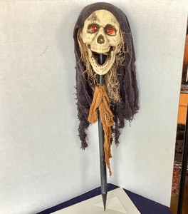 lot 234 image: Bethany Lowe Halloween Ghoul (Skull) Yard Stake