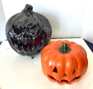 lot 239 image: Pair of Jack-o-Lanterns #1