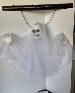 lot 274 image: Animated Hanging Skull and Bones Ghost Decor #2