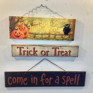 lot 295 image: Trio of Wooden Halloween Signs