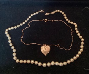 lot 82 image: Pair of Vintage Necklaces