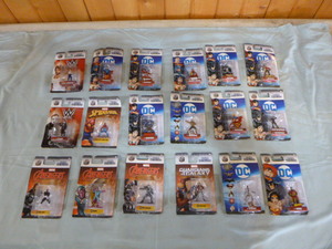 lot 58 image: 18 New Mini Die Cast Metal Action Figures