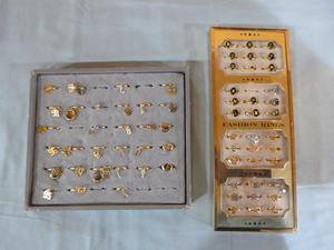 lot 62 image: 2 Trays of Adjustable Size Rings