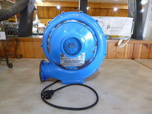 lot 75 image: Spin Master Electric Blower