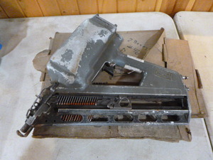 lot 77 image: Senco Air Framing Nailer