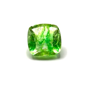 lot 1 image: 8.50 Carat Emerald Gemstone Loose