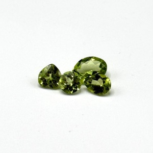 lot 20 image: 3.65 Carat Peridot Gemstones Loose