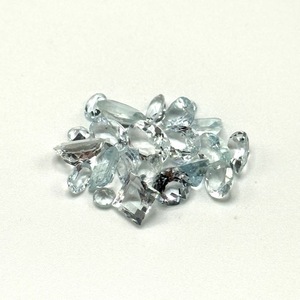 lot 23 image: 8.1 Carat Blue Topaz Gemstones Loose