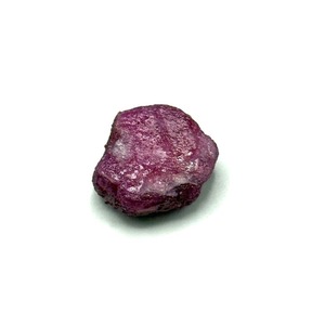 lot 38 image: 22.36 Carat Raw Red Topaz Gemstone Loose