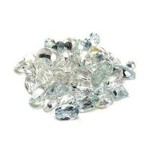 lot 70 image: 20.00 Carat Blue Topaz & White Quartz Gemstones Loose