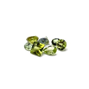 lot 92 image: 2.9 Carat Peridot Gemstones Loose