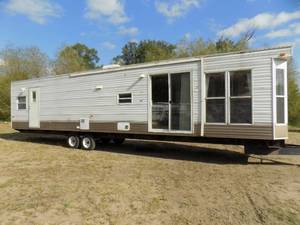 2007 Breckenridge Park Model Damon Series M-844-SB Triple Slide Camper – 44' Length