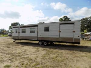 2007 Breckenridge Park Model Damon Series M-844-SB Triple Slide Camper – 44' Length