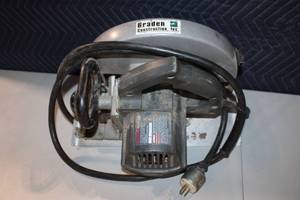 lot 9 image: Skilsaw HD5740 7-14 in. Circular Saw