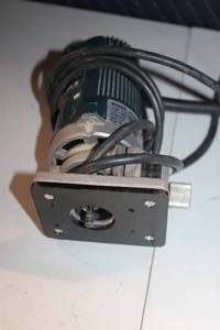 lot 11 image: Bosch 1608LX Electric Router