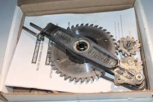 lot B-14 image: Robland Table Saw Scoring Blade Assembly with Extra Gears