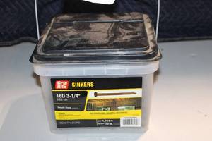 lot 16 image: Grip Rite 16D 3-14 Inch Sinkers Nails 1,715 Count Container
