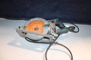 lot 19 image: Bosch 7-14 Inch Magnesium Circular Saw with Electric Brake