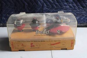 lot 25 image: Freud Industrial Router Bit Set in Plastic Case - 3 Piece 2 Inch Bevel Raised Panel with Backcutter