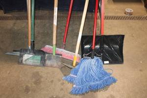 lot 61 image: Lot of 7 Cleaning Tools Including Squeegee, Mop, Brooms and Snow Shovel