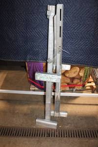 lot 94 image: Adjustable Aluminum Drywall Panel Lift Support Brace