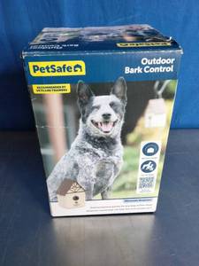 lot 74 image: PetSafe Outdoor Ultrasonic Bark Deterrent
