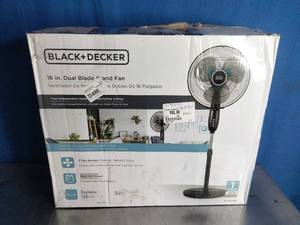 lot 78 image: BLACKDECKER 16 Dual-Blade Pedestal Fan