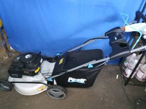 lot 105 image: Pulsar 21 200cc 3-in-1 Self-Propelled Gas Lawn Mower with Electric Start