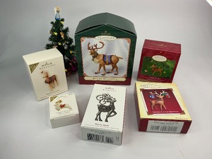 lot 22 image: 6 Hallmark Keepsake Christmas Ornaments