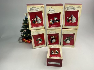 lot 27 image: 7 Hallmark Keepsake Christmas Ornaments