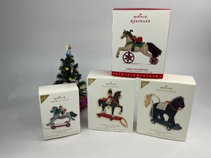 lot 30 image: 4 Hallmark Keepsake Christmas Ornaments