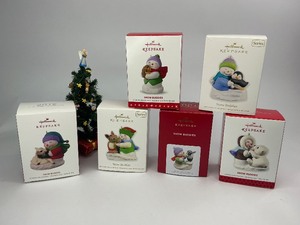 lot 31 image: 6 Hallmark Keepsake Christmas Ornaments