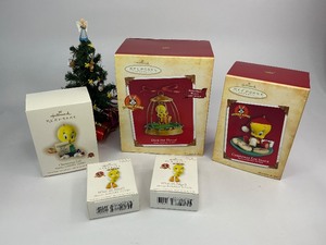lot 40 image: 5 Looney Tunes Tweety Hallmark Keepsake Christmas Ornaments