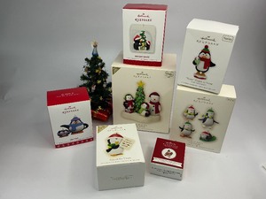 lot 42 image: 7 Hallmark Keepsake Christmas Ornaments
