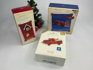 lot 48 image: 3 Hallmark Keepsake Christmas Ornaments
