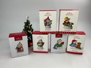 lot 53 image: 6 Hallmark Keepsake Christmas Ornaments