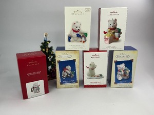 lot 58 image: 6 Hallmark Keepsake Christmas Ornaments