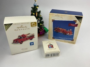 lot 61 image: 3 Hallmark Keepsake Christmas Ornaments