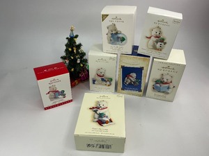 lot 70 image: 7 Hallmark Keepsake Christmas Ornaments