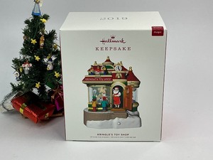 lot 75 image: 2019 Hallmark Keepsake Christmas Ornament Kringles Toy Shop
